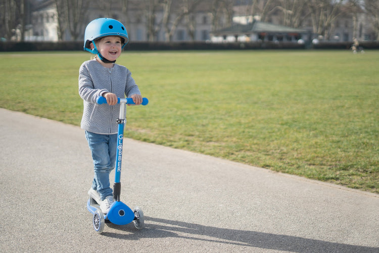 Globber PRIMO Foldable Scooter with Lights - Navy Blue | LED Wheels, Adjustable T-Bar for Kids